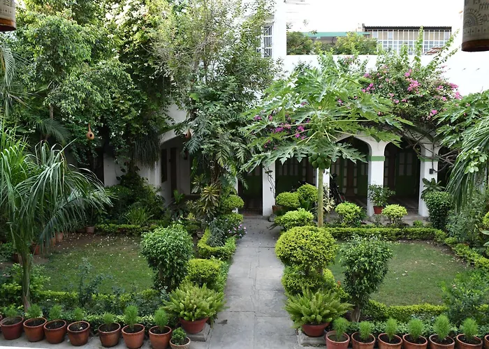 Nawab Ki Deohri - Varanasi 1 Km Kashi Vishwanath Temple