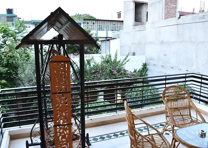 Nawab Ki Deohri - Varanasi 1 Km Kashi Vishwanath Temple