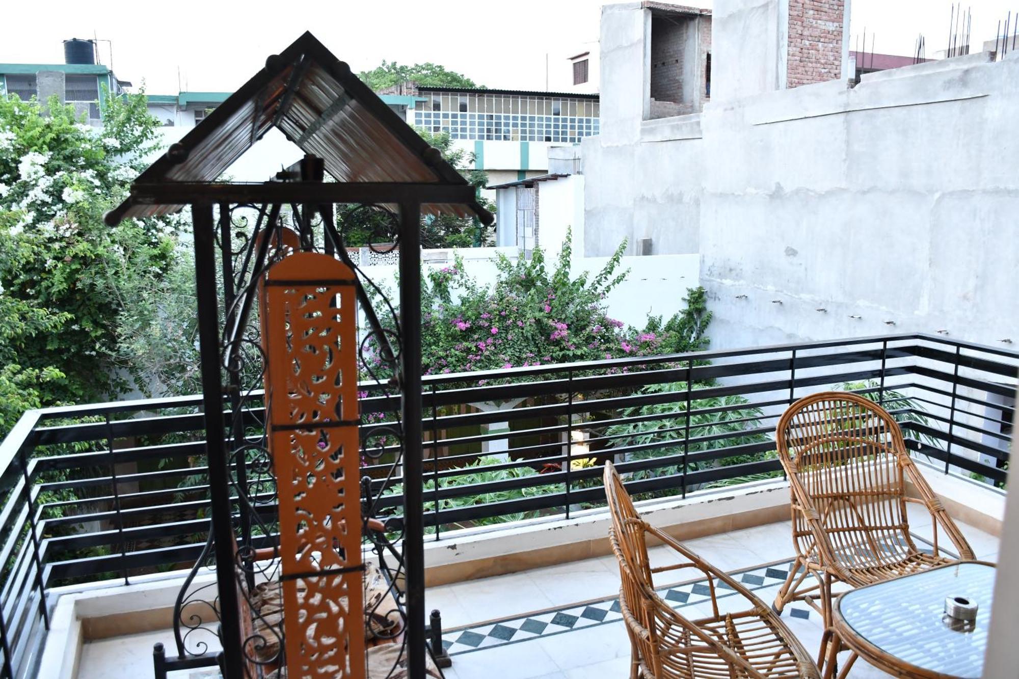 Nawab Ki Deohri - 1 Km Kashi Vishwanath Temple Varanasi