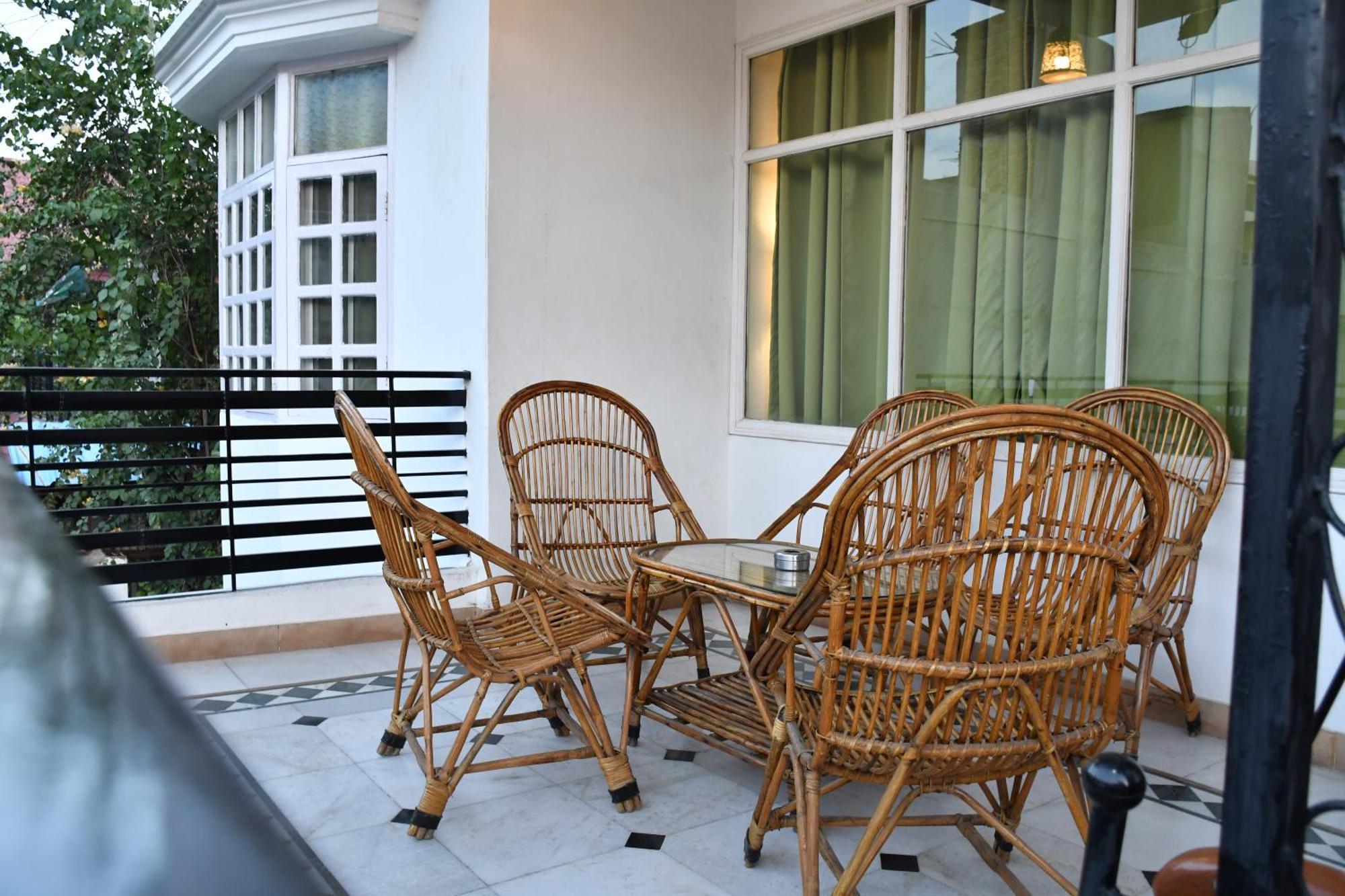 Nawab Ki Deohri - 1 Km Kashi Vishwanath Temple Homestay Varanasi