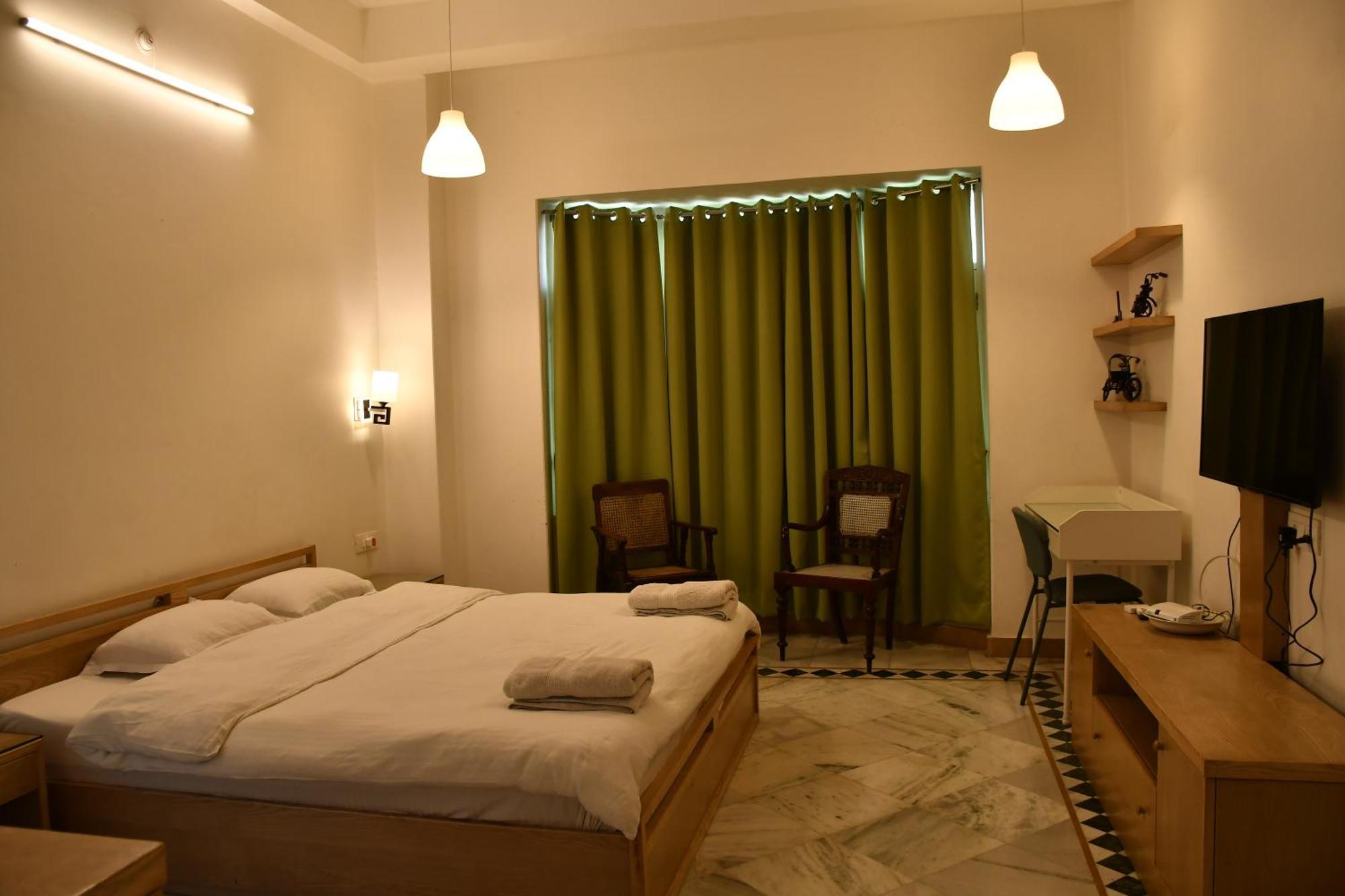 Nawab Ki Deohri - 1 Km Kashi Vishwanath Temple Homestay