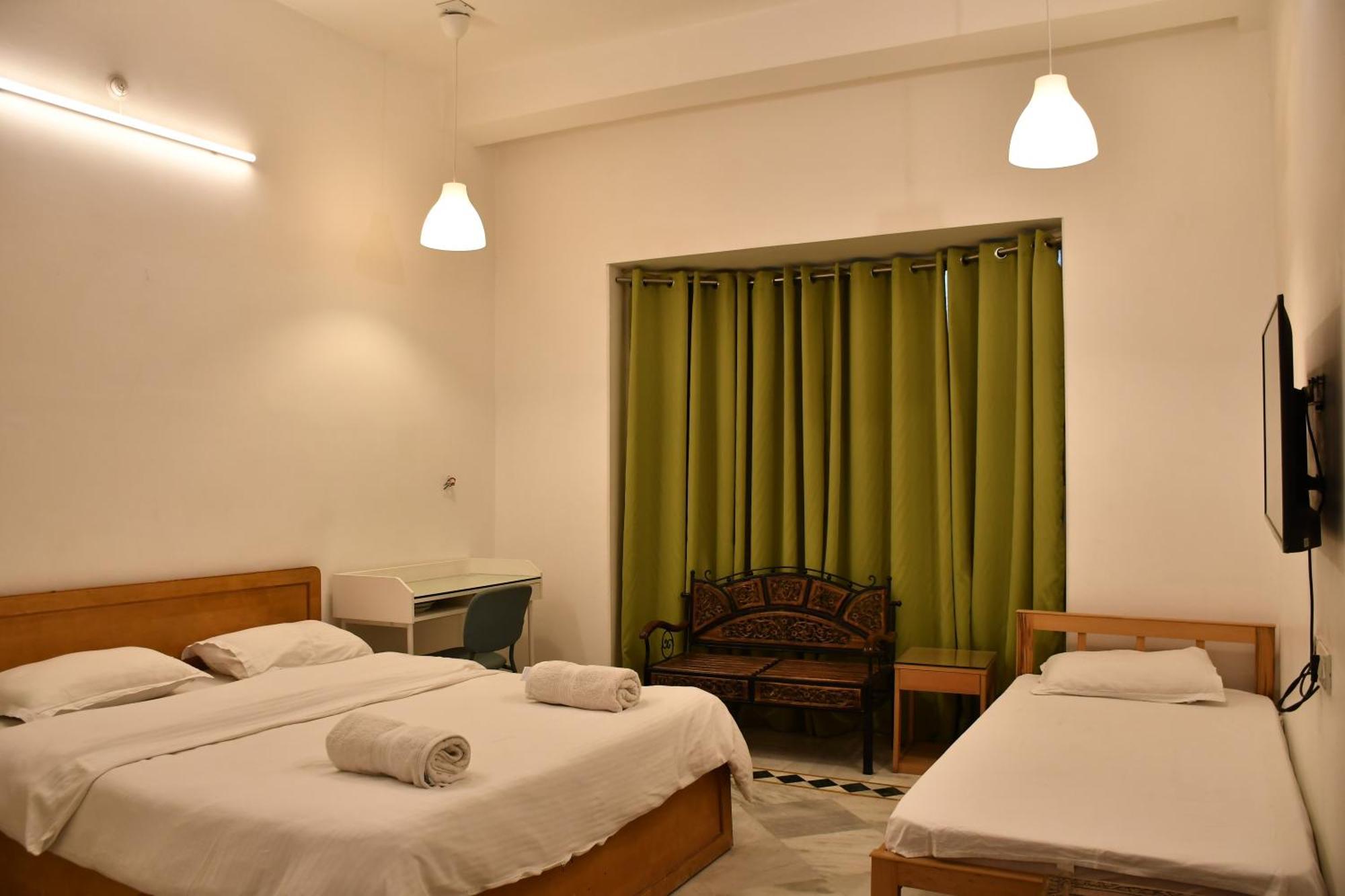 Homestay Nawab Ki Deohri - 1 Km Kashi Vishwanath Temple